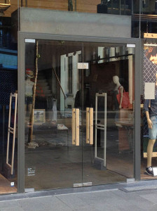 glazen voordeur winkel