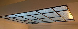 plat licht met figuurglas